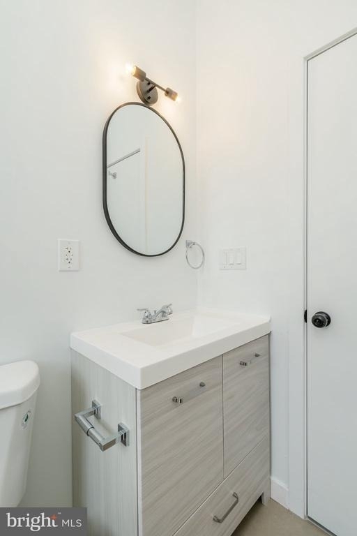 5758 Spruce Street - Photo 11