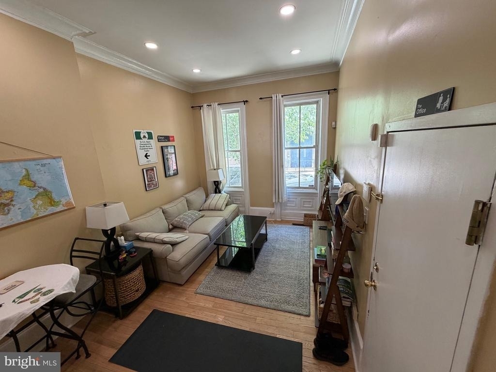 1504 Mount Vernon Street - Photo 0