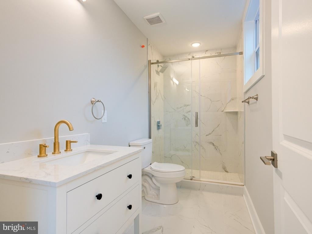 1933 N Leithgow Street - Photo 12