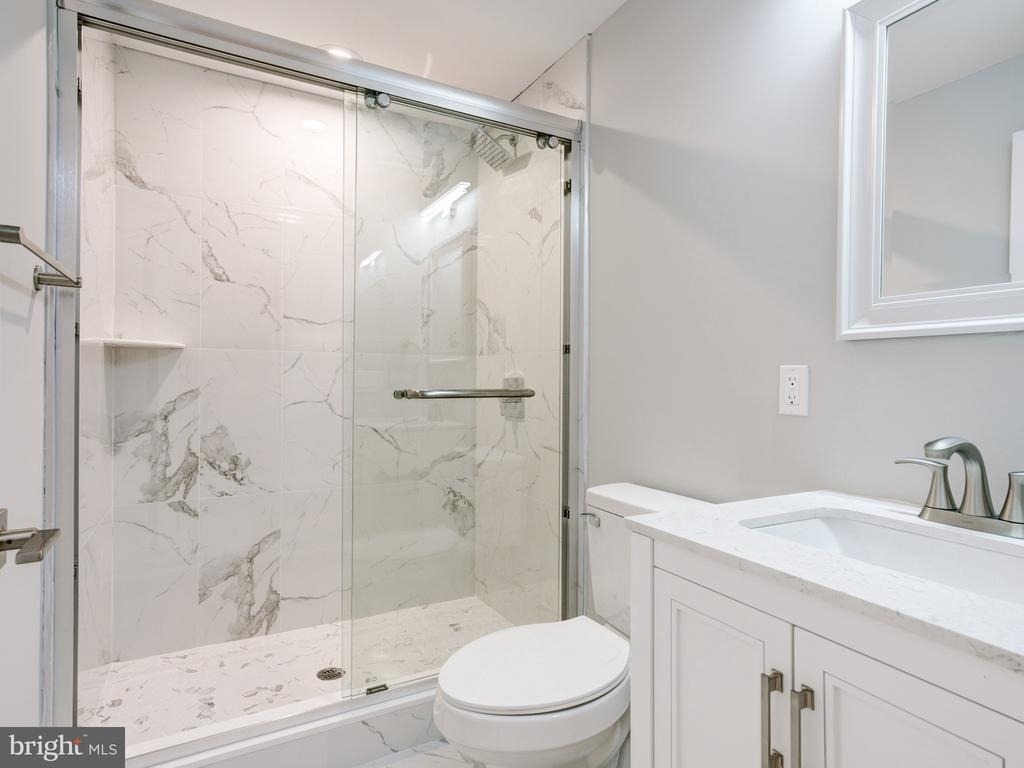 1933 N Leithgow Street - Photo 45