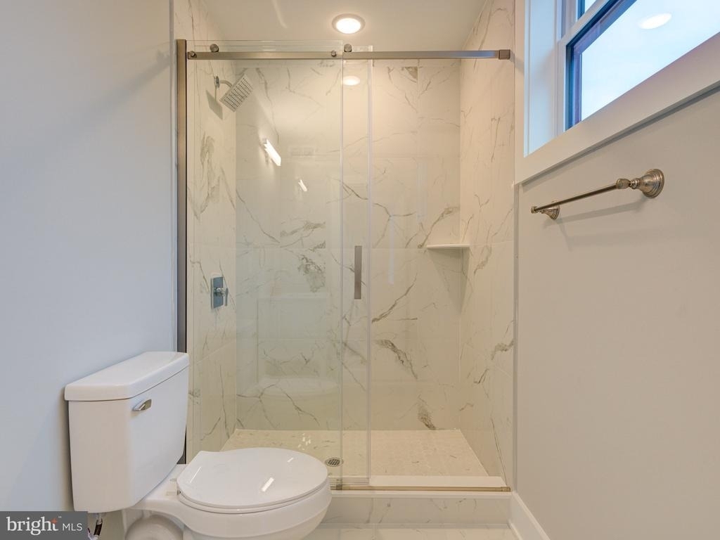 1933 N Leithgow Street - Photo 13