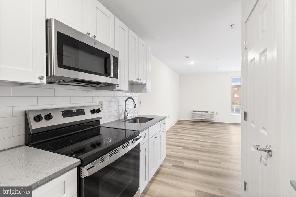 7040 Oxford Avenue - Photo 51