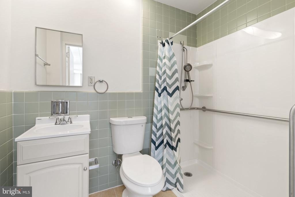 7040 Oxford Avenue - Photo 22