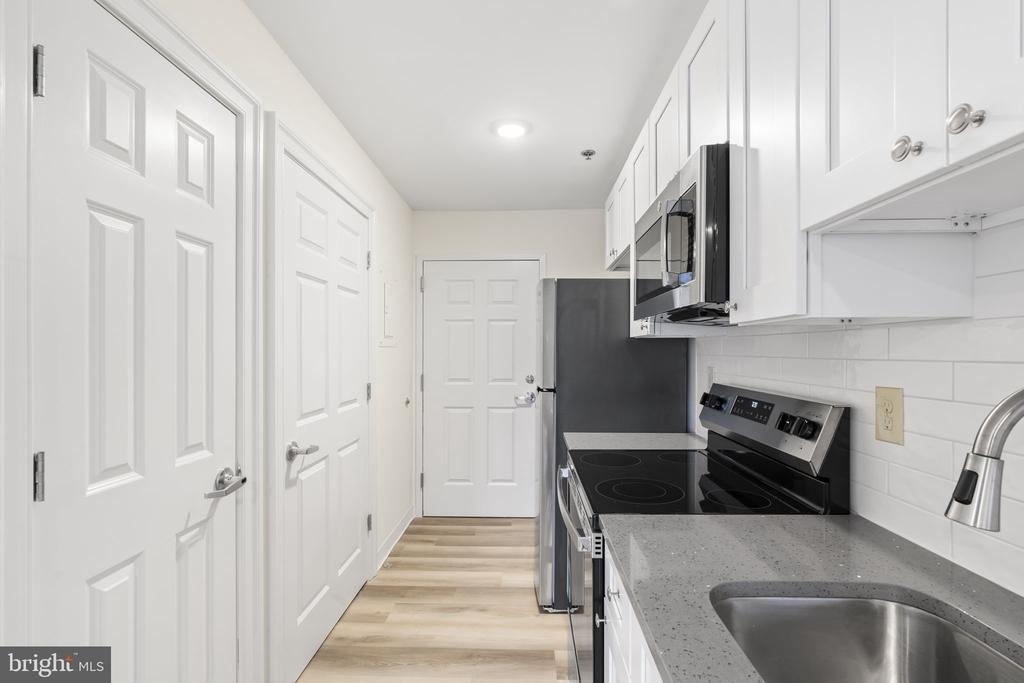 7040 Oxford Avenue - Photo 48