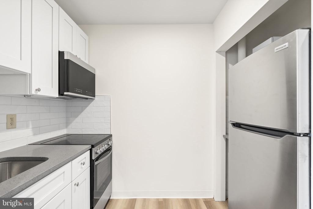 7040 Oxford Avenue - Photo 31