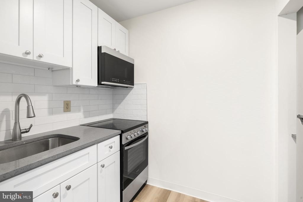 7040 Oxford Avenue - Photo 17