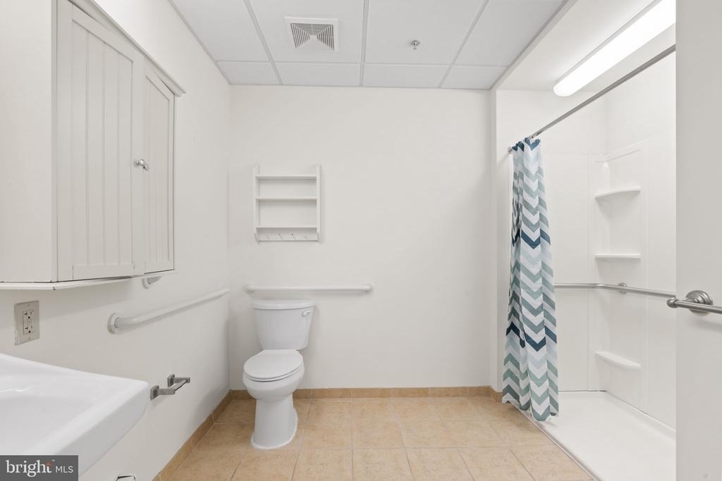 7040 Oxford Avenue - Photo 29