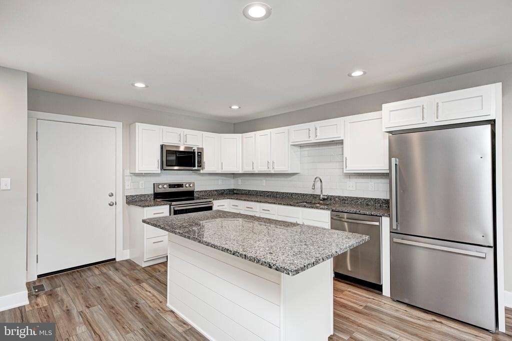 7040 Oxford Avenue - Photo 44
