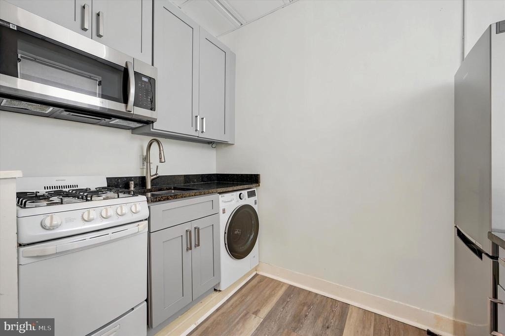 135 S 10th Street - Photo 8