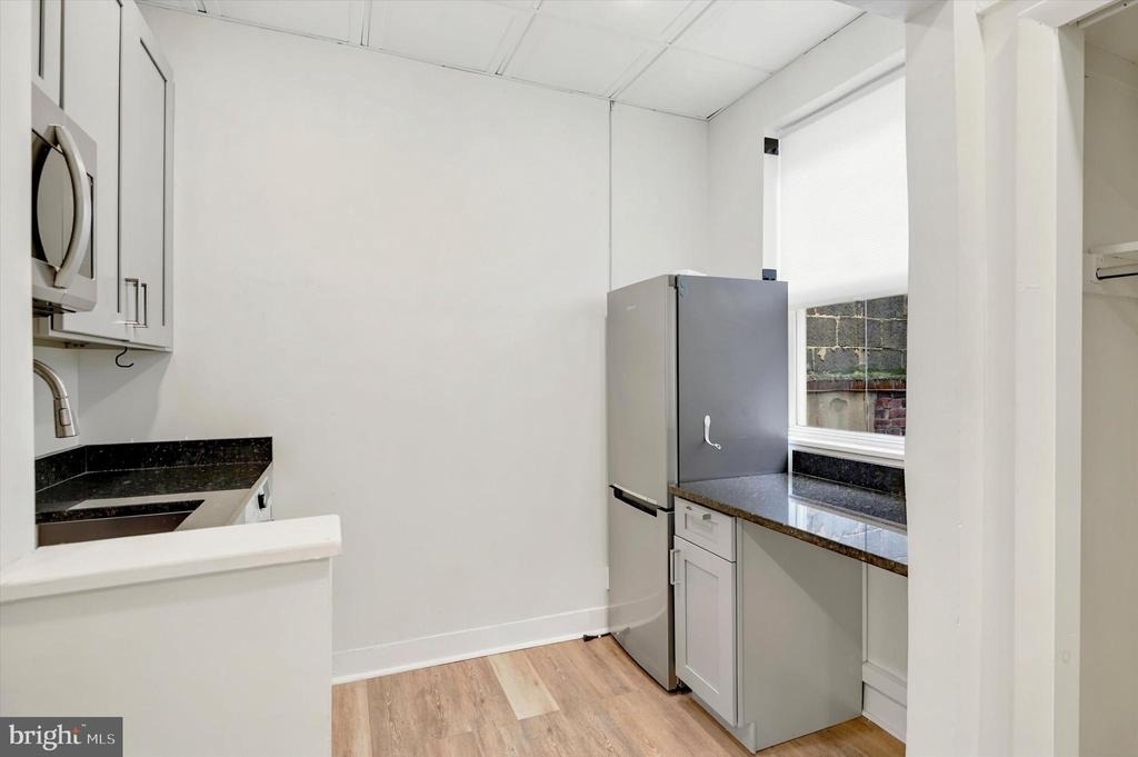 135 S 10th Street - Photo 12