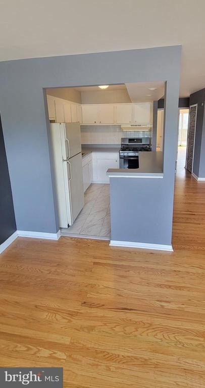 7828 Hasbrook Avenue - Photo 4