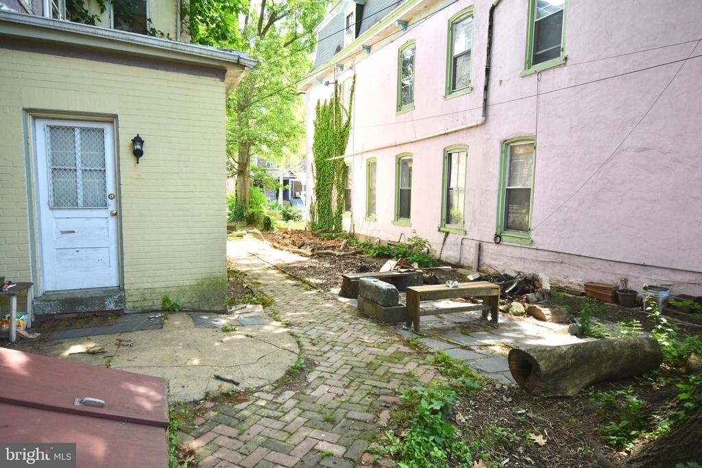235 W Rittenhouse Street - Photo 8