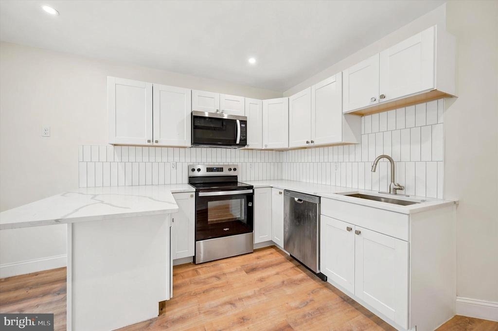 6419 Race Street - Photo 3