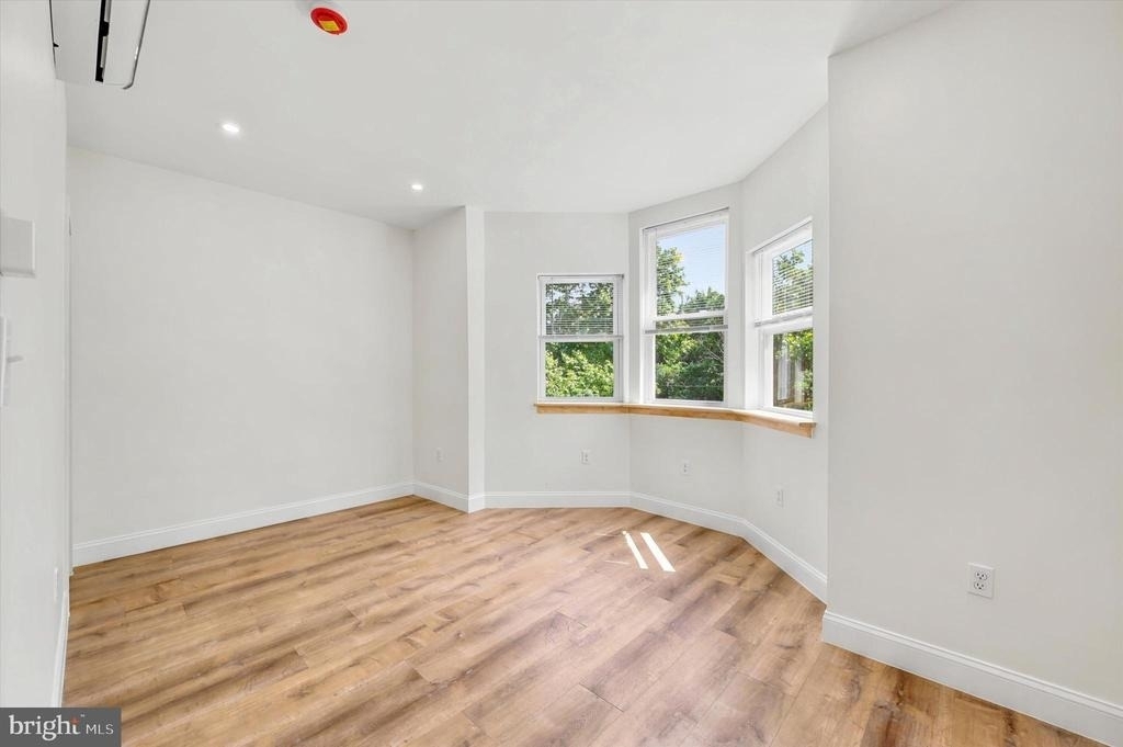 6419 Race Street - Photo 3