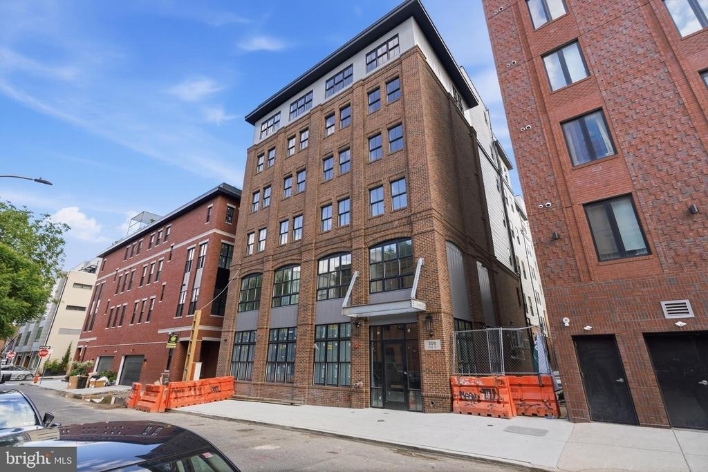 208 Vine - Photo 21