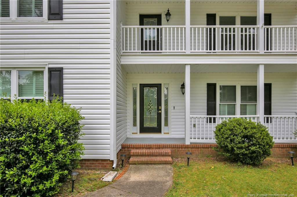 853 Foxcroft Drive - Photo 3