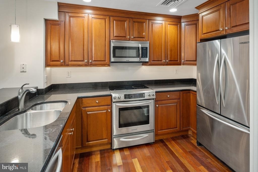 1500 Chestnut Street - Photo 8