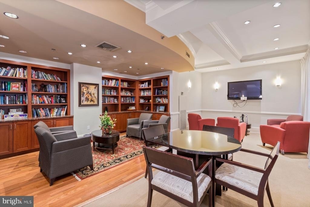 1500 Chestnut Street - Photo 21