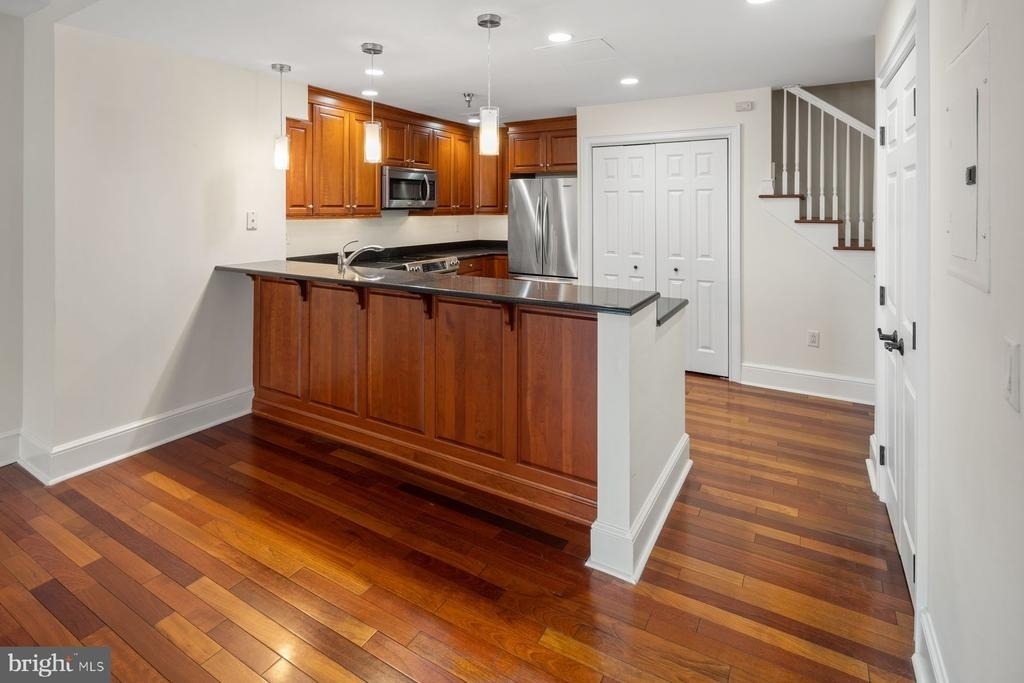1500 Chestnut Street - Photo 6