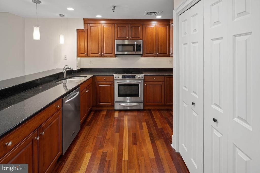 1500 Chestnut Street - Photo 7