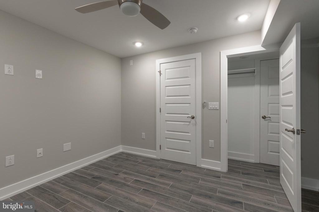 138 W Huntingdon Street - Photo 19