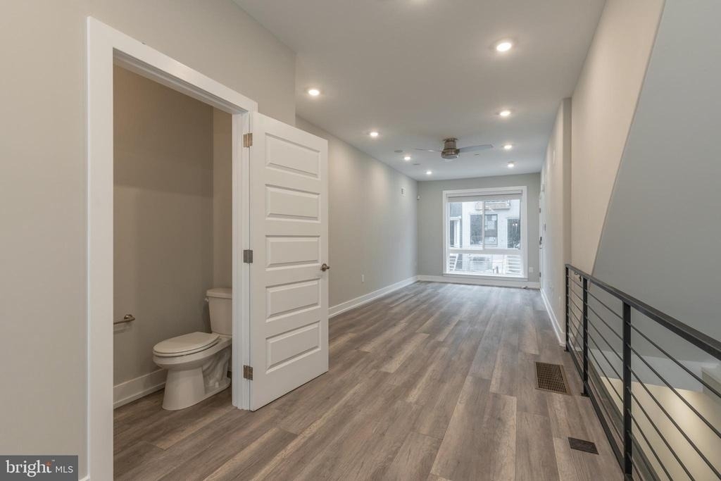 138 W Huntingdon Street - Photo 10