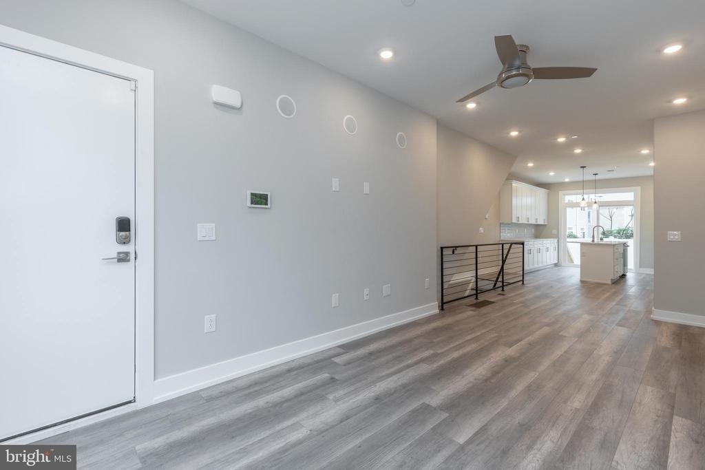 138 W Huntingdon Street - Photo 7