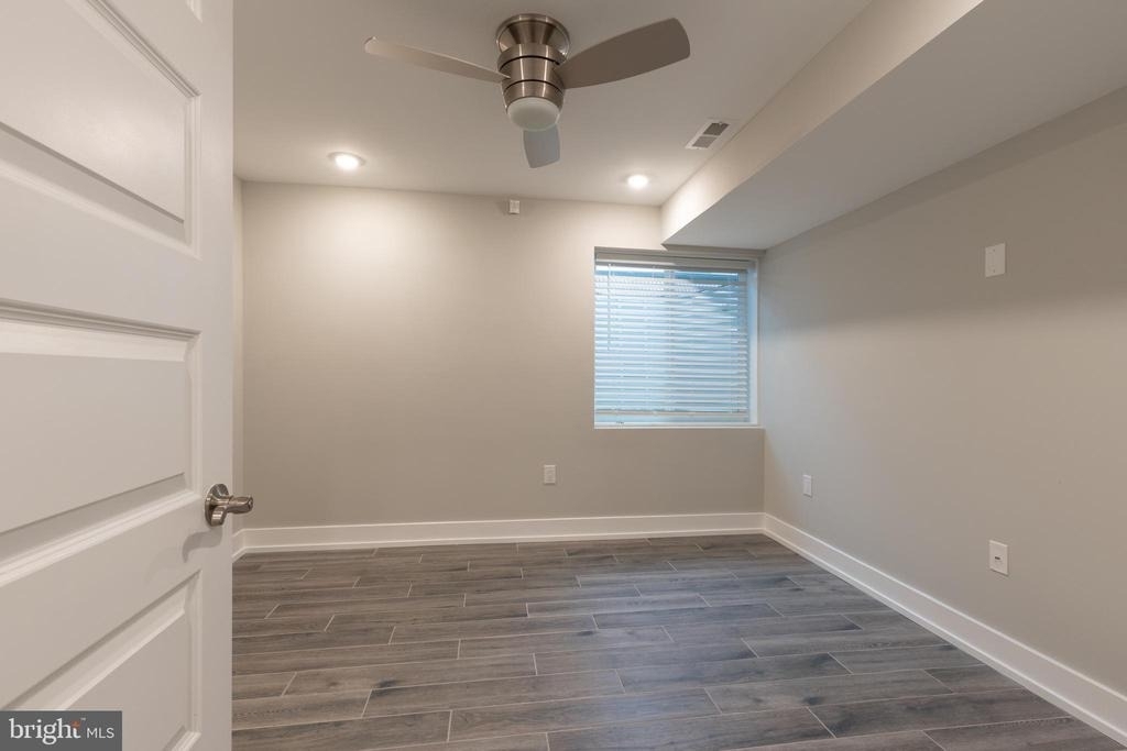 138 W Huntingdon Street - Photo 15