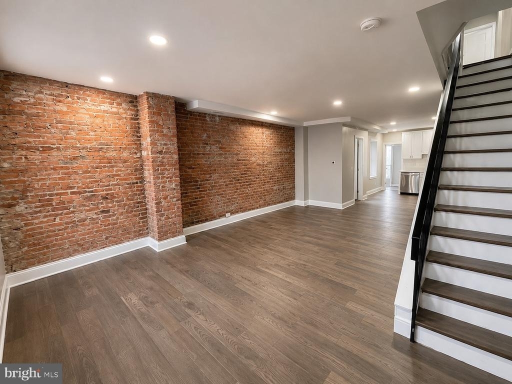 347 N Robinson Street - Photo 1