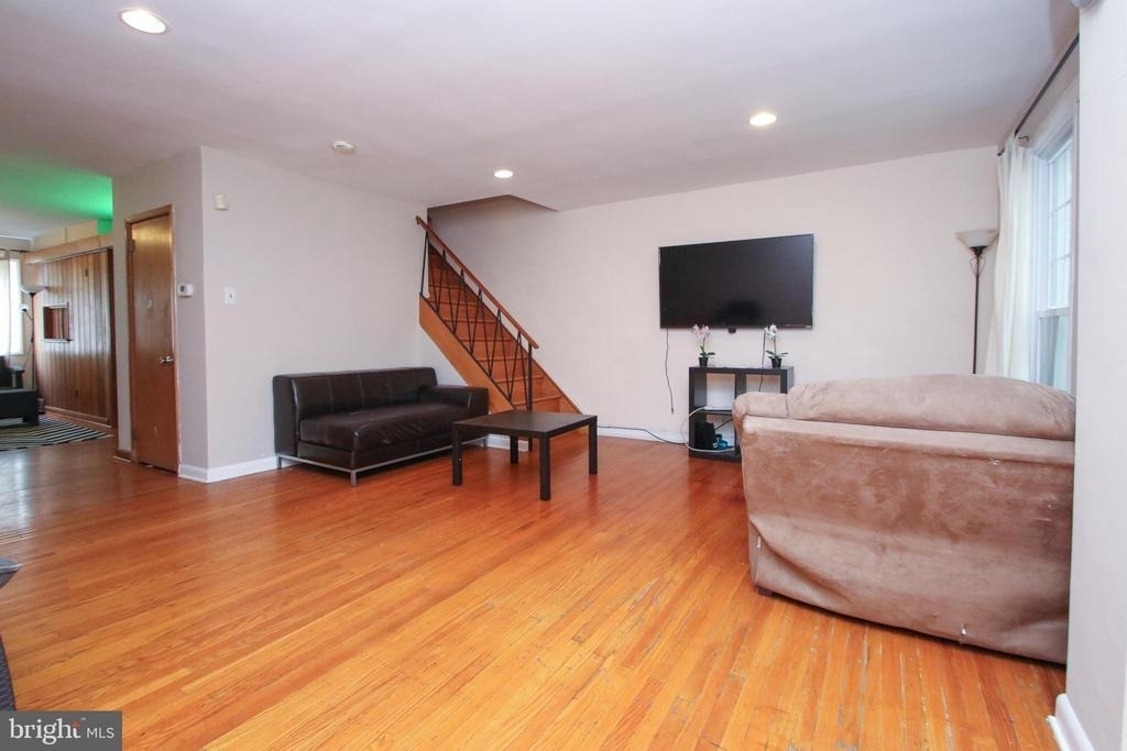 2734 W Country Club Road - Photo 4