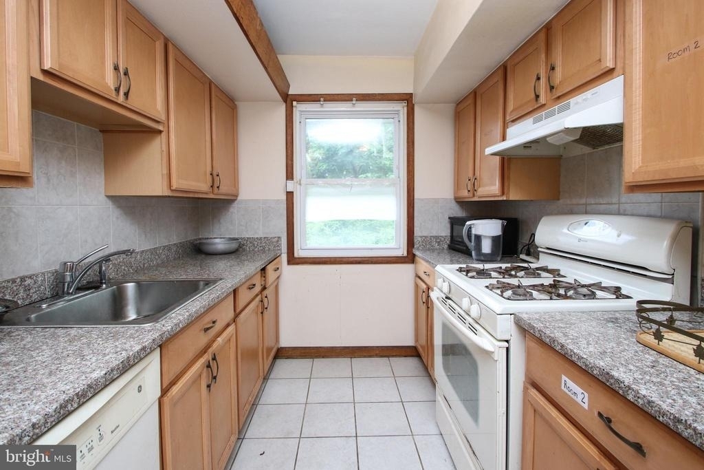 2734 W Country Club Road - Photo 12