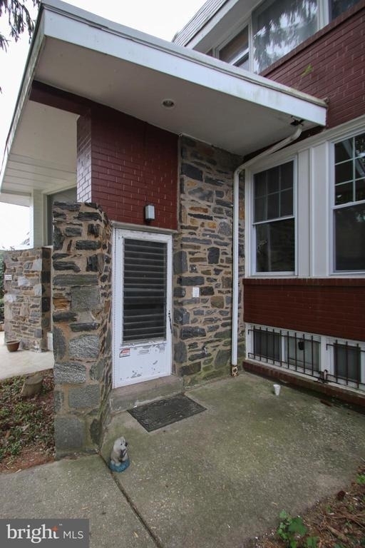 2734 W Country Club Road - Photo 0
