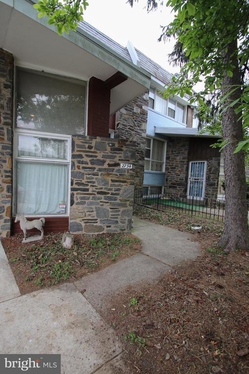 2734 W Country Club Road - Photo 1