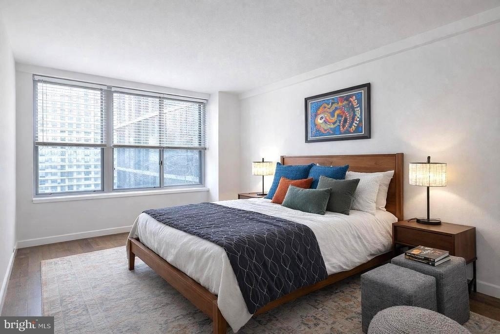 224 W Rittenhouse Square - Photo 0