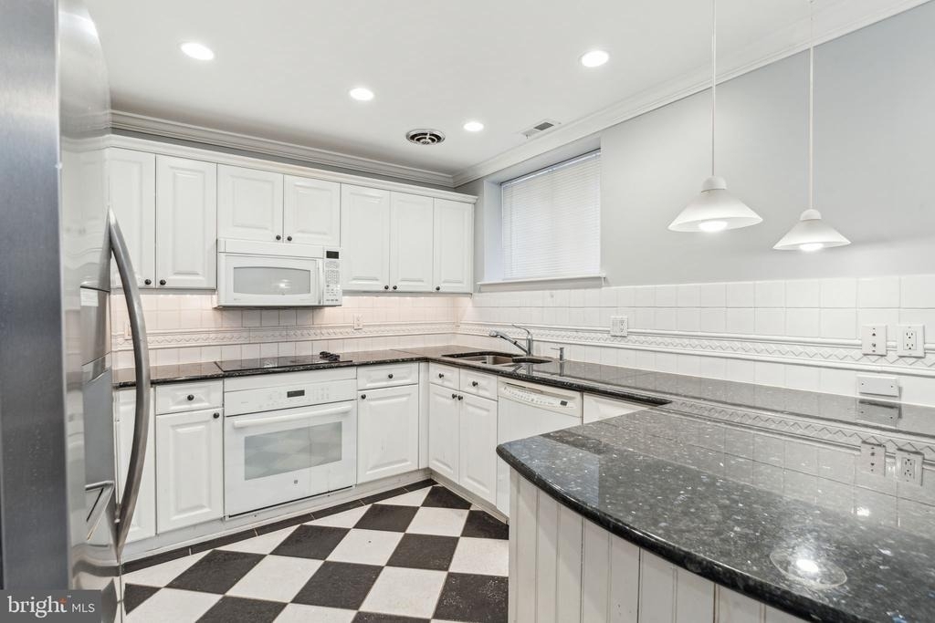 2028 Arch Street - Photo 8