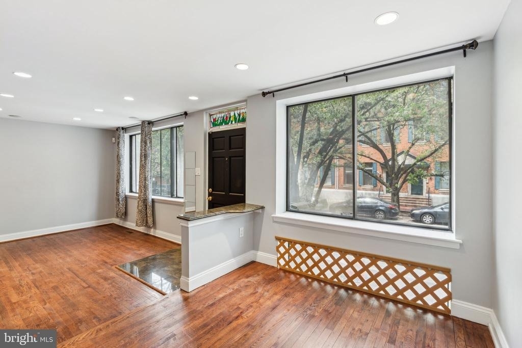 2028 Arch Street - Photo 1