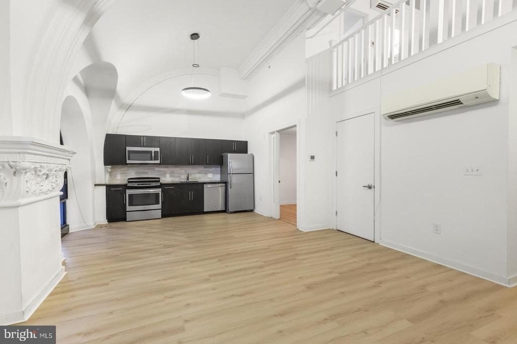 2321 Fitzwater Street - Photo 4
