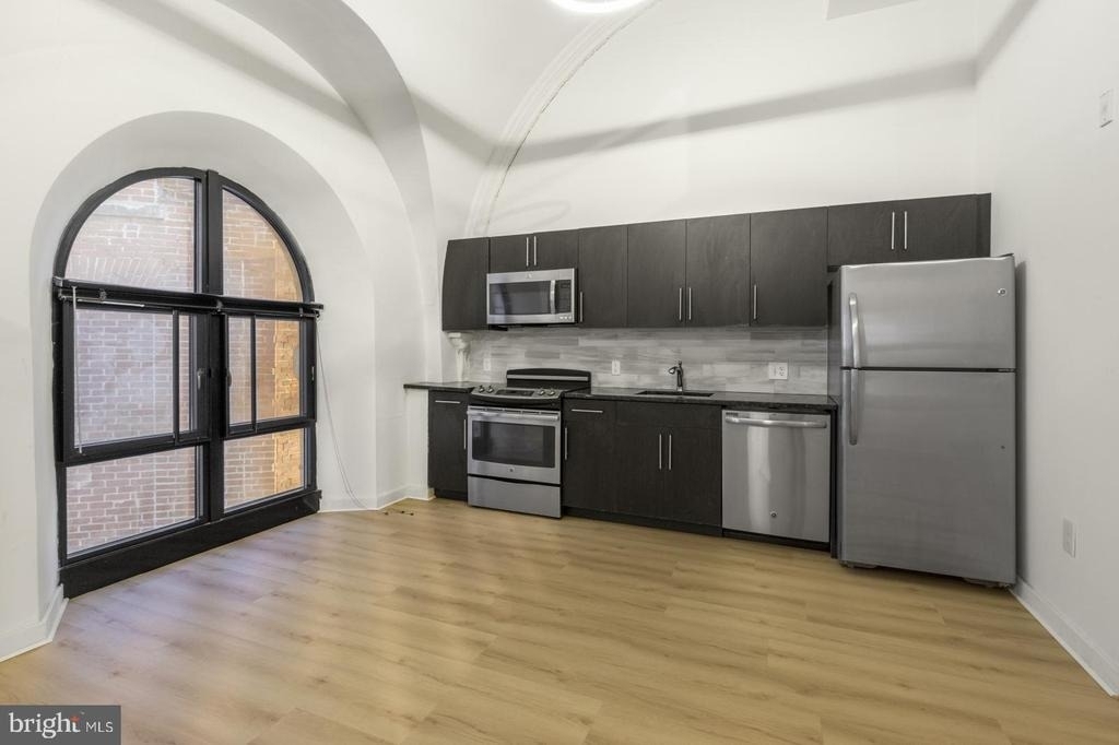 2321 Fitzwater Street - Photo 8