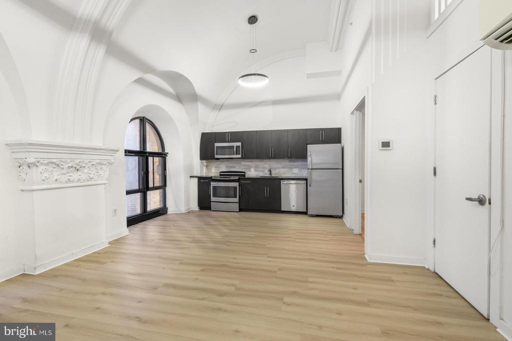 2321 Fitzwater Street - Photo 3