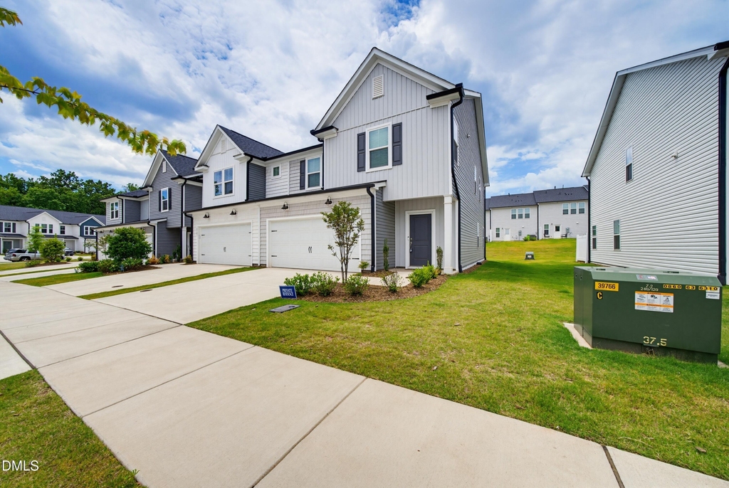 2109 Sun Vibes Way - Photo 4