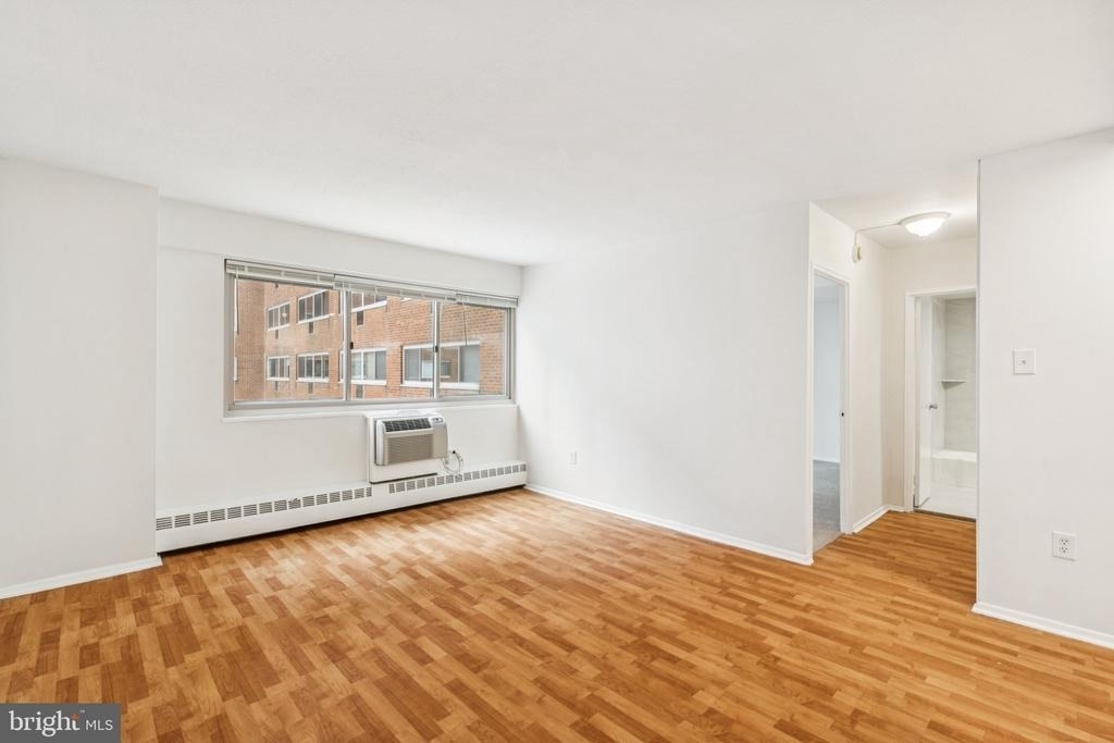 2101 Chestnut Street - Photo 1