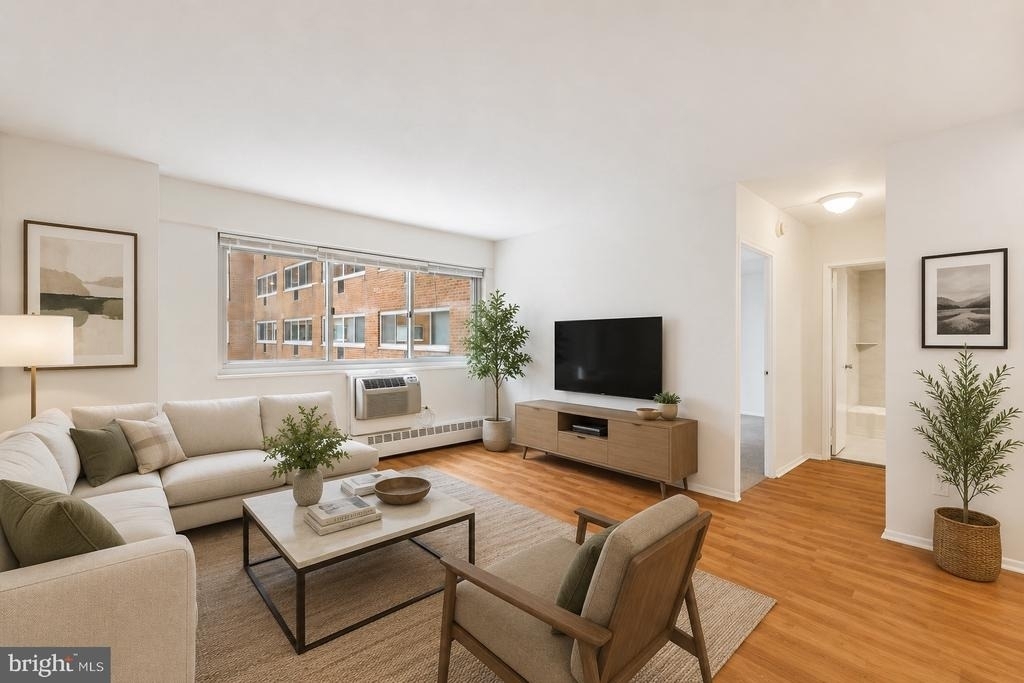 2101 Chestnut Street - Photo 0