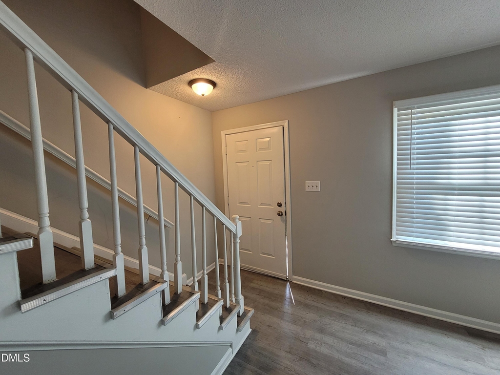 920 Jason Court - Photo 1