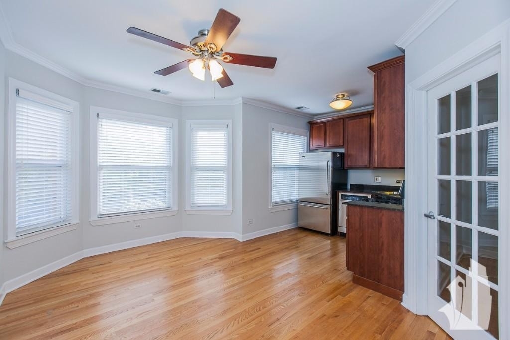 628-30 W Roscoe St - Photo 2