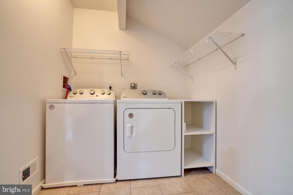 1732 Rosewood Court - Photo 3