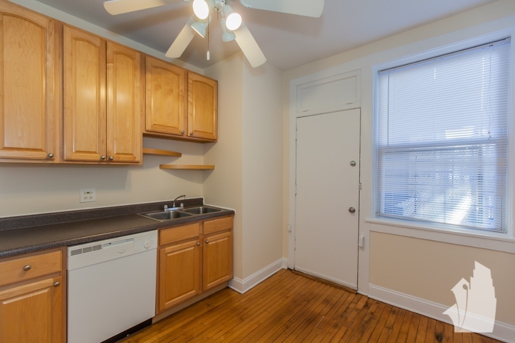 851-59 W Cornelia Ave - Photo 5