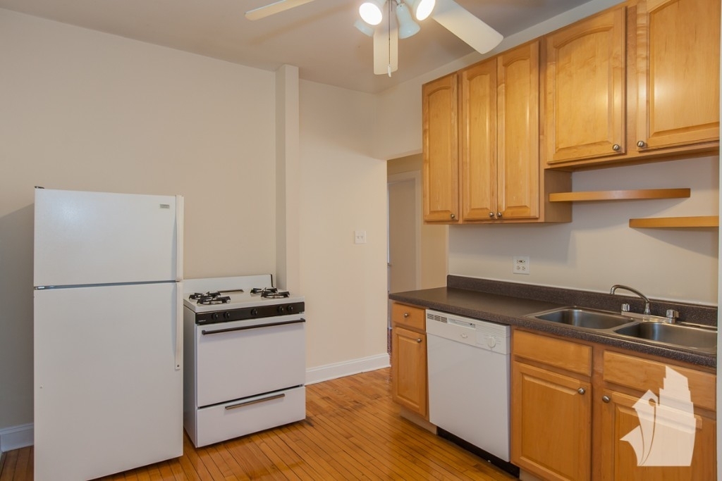 851-59 W Cornelia Ave - Photo 6