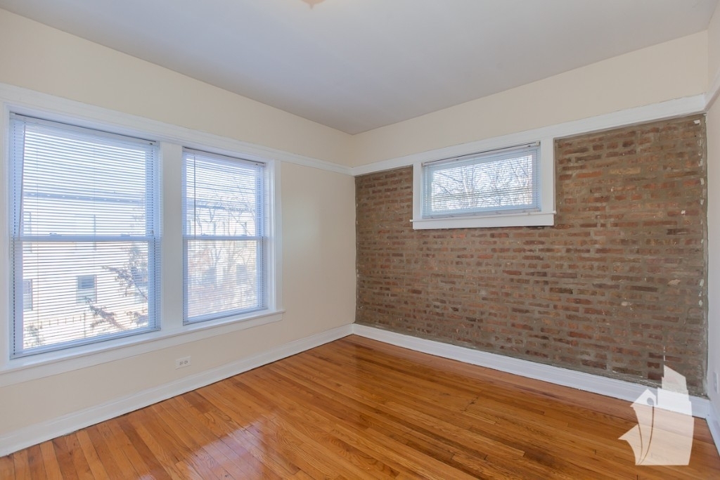 851-59 W Cornelia Ave - Photo 9