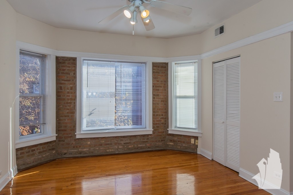 851-59 W Cornelia Ave - Photo 2