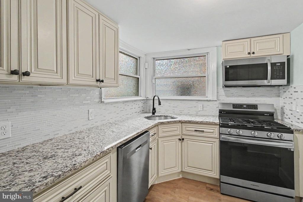 308 Walnut Street - Photo 3